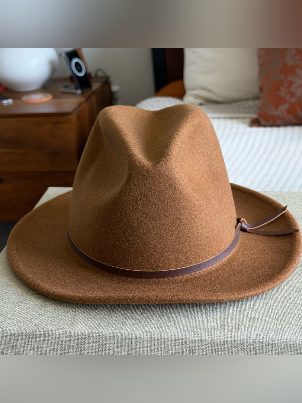YELLOW 108 Classic Wide-Brim Felt Fedora in Warm Brown sz S